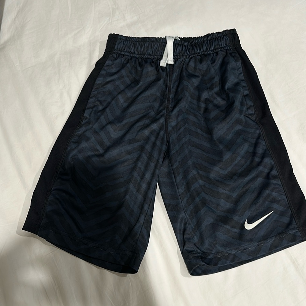 Nike boys baske shorts